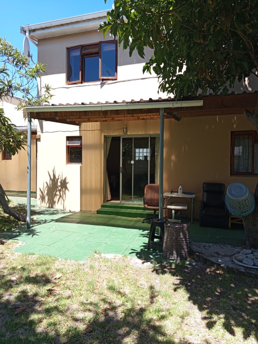 6 Bedroom Property for Sale in Rondebosch East Western Cape